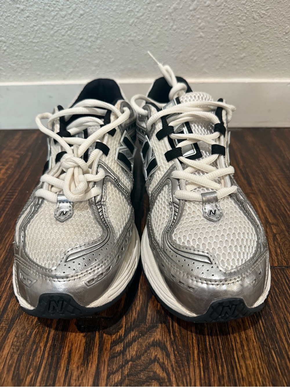 New Balance 1906R - Silver metallic Black Athletic Sneakers Size 12M/13.5W - Picture 3 of 10